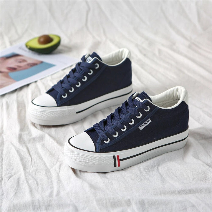 Stílusos női vászon sneaker lapos talppal - Leonie