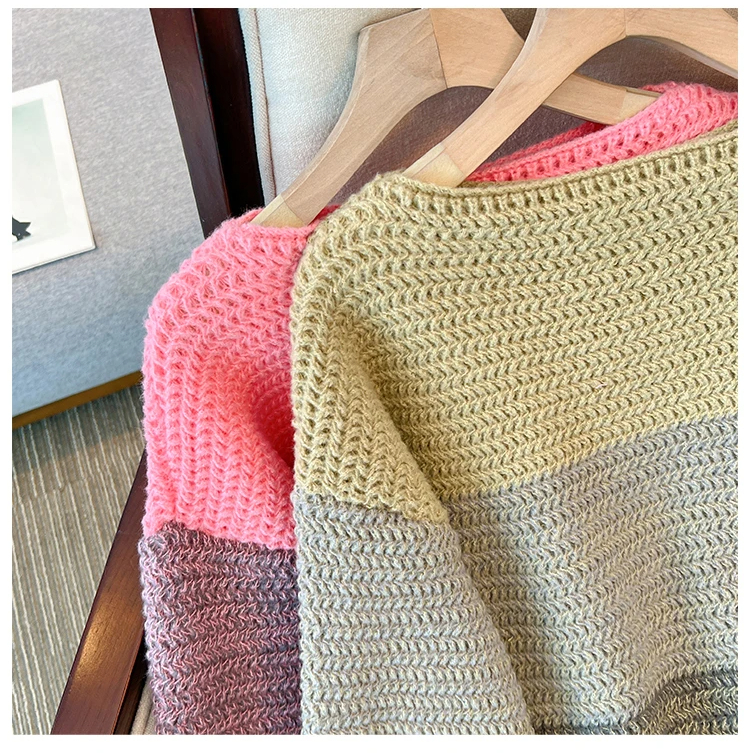 Női oversize kötött pulóver patchwork mintával – Melina