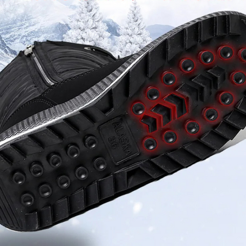 Schwarzer Winterstiefel mit rutschfester Sohle, ideal für Schnee und Eis, Größe 36.
