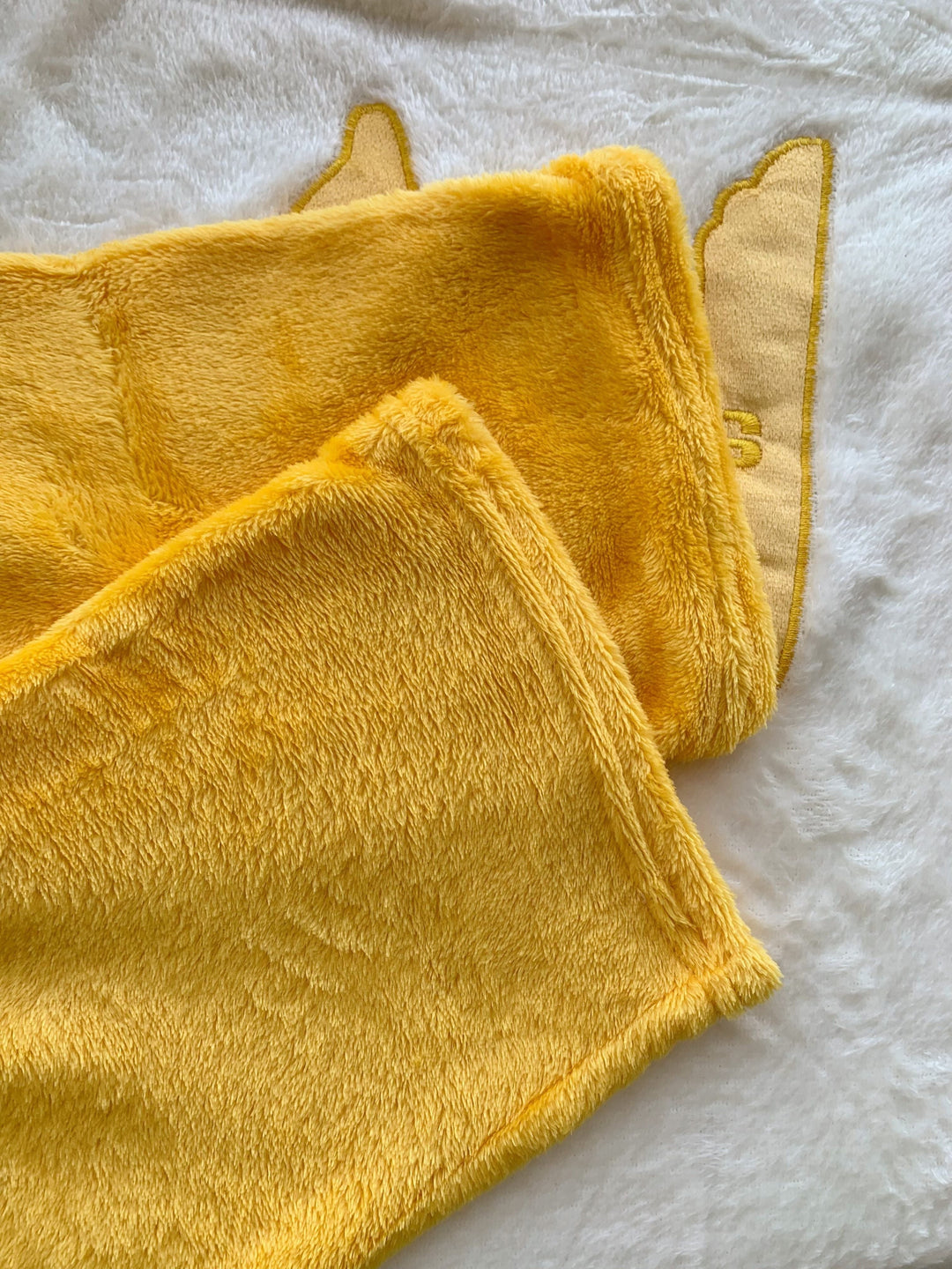 Női flanel pizsama szett hímzéssel és kerek nyakkivágással ősz/tél – Alissa