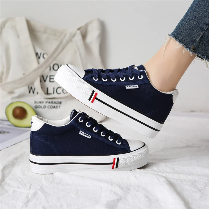 Stílusos női vászon sneaker lapos talppal - Leonie