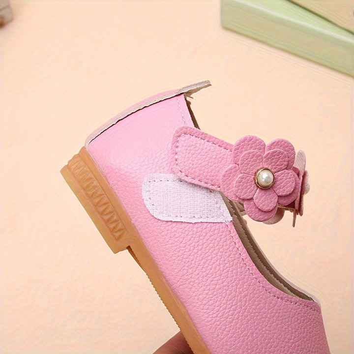 Csúszásgátlós cipők Liv - puha talppal lányoknak