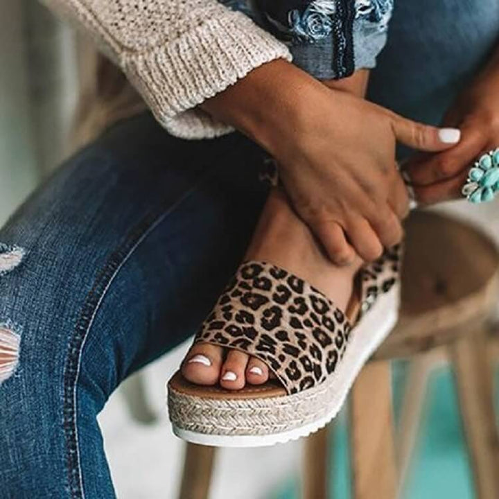 Hölgymintás Plateau-Espadrille szandál magassarkúval és pánttal – Livia