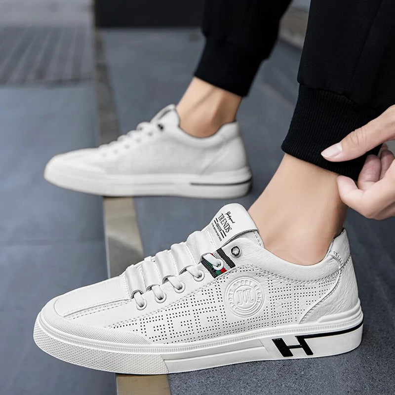 Férfi sneaker perforált bőrből, könnyű kivitelben – Ethan