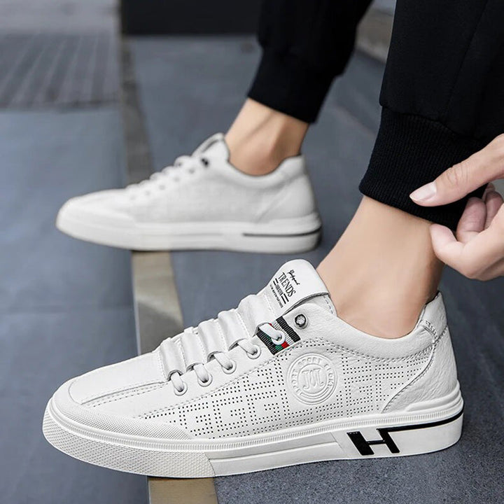 Férfi sneaker perforált bőrből, könnyű kivitelben – Ethan
