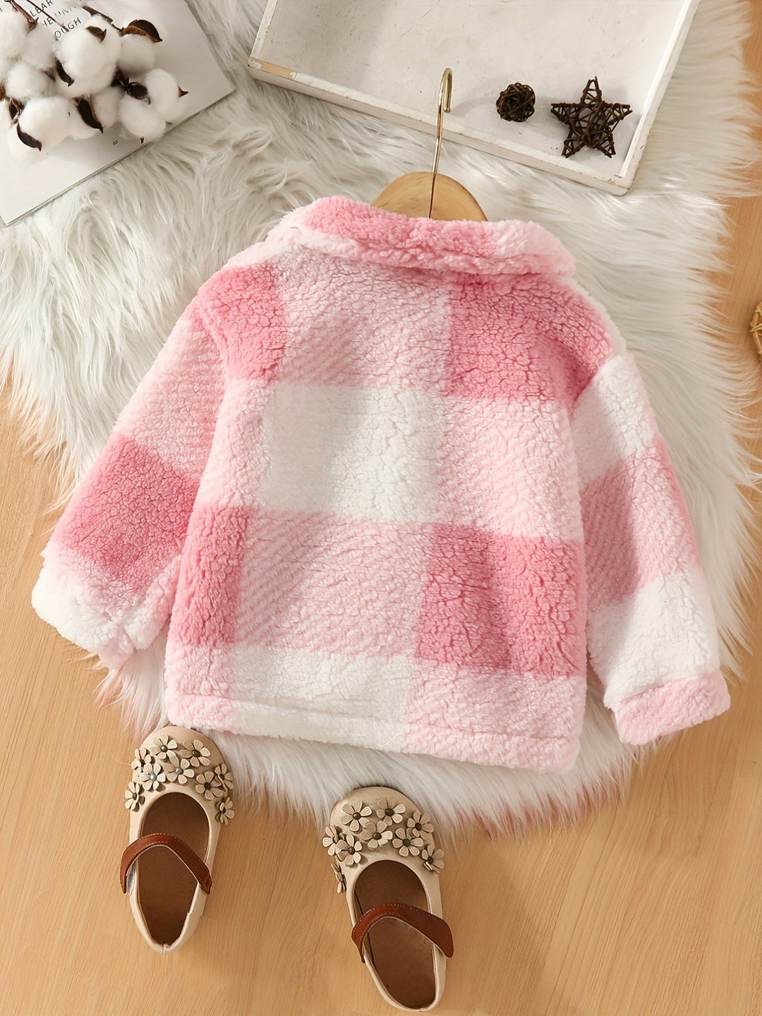 Rowie gyerekeknek készült puha, kockás plüssdzseki – ideális hűvös napokra