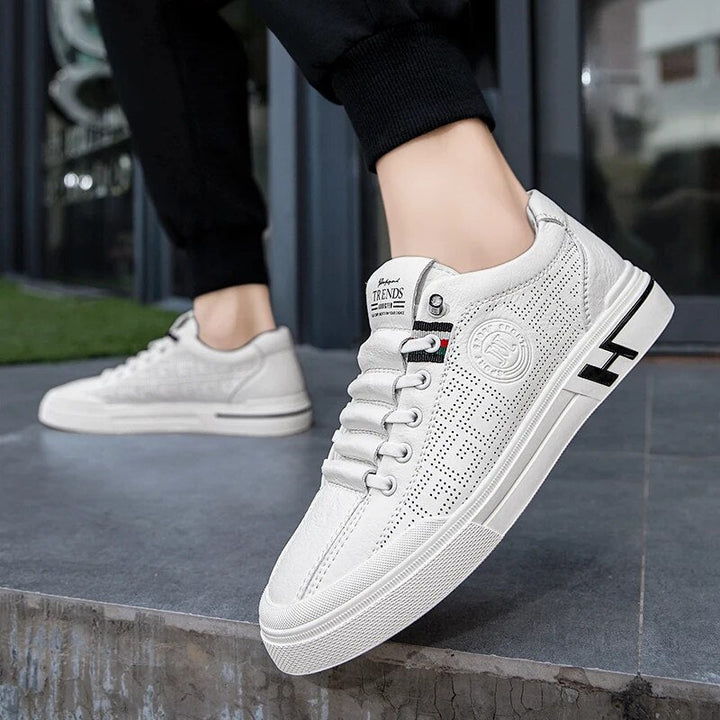 Férfi sneaker perforált bőrből, könnyű kivitelben – Ethan