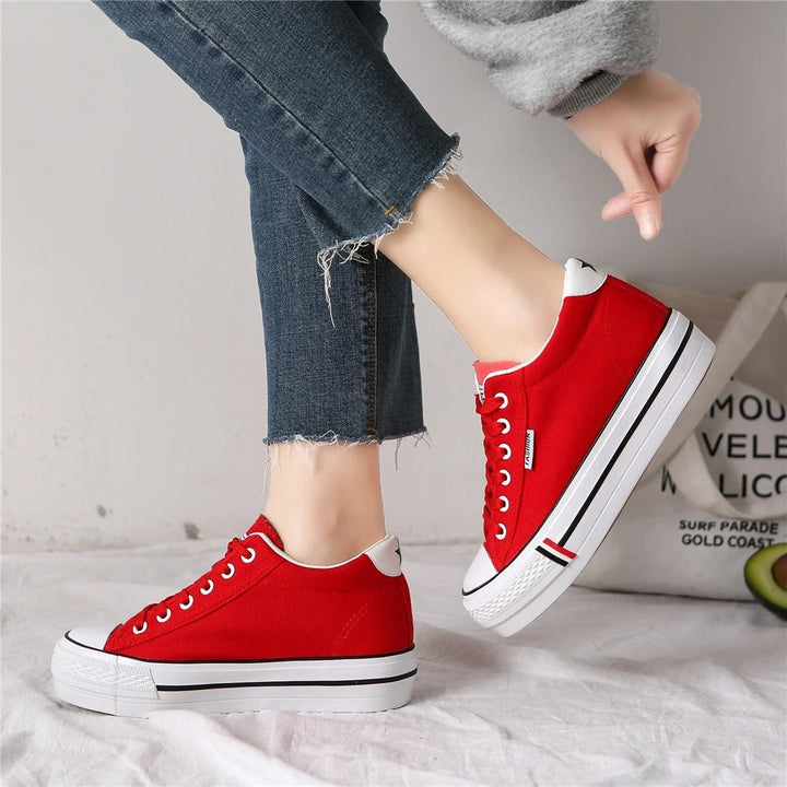 Stílusos női vászon sneaker lapos talppal - Leonie