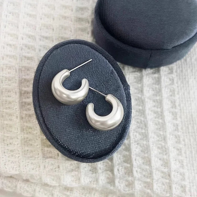 Minimalista gyöngy C-alakú fülbevalók - Lunette