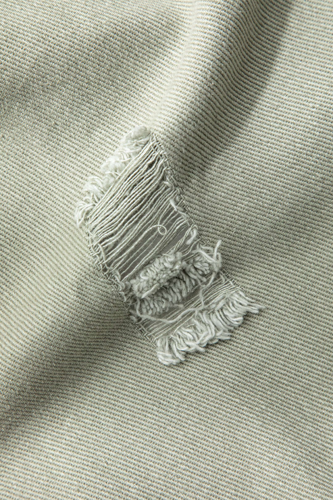 Denimdzseki karakterrel – Leona