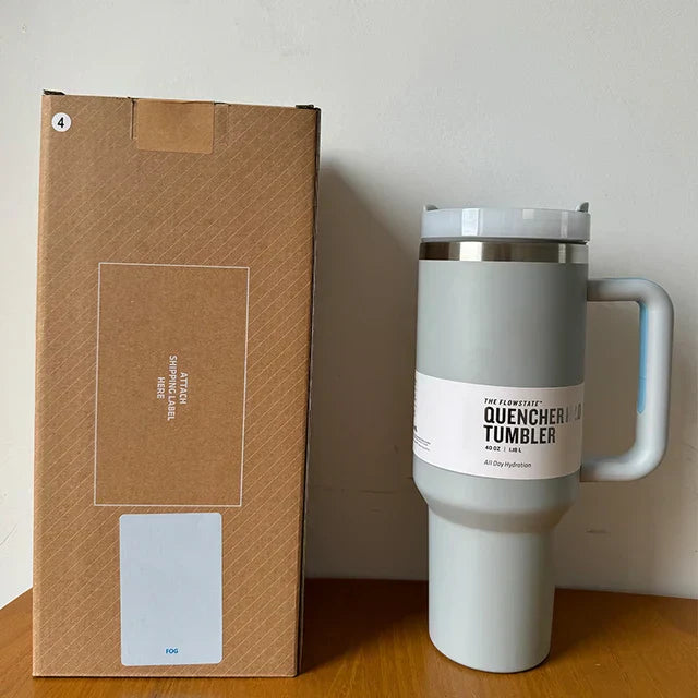 Vákuum Szigetelt Kupa Fedéllel és Szívószállal - ThermoTumbler