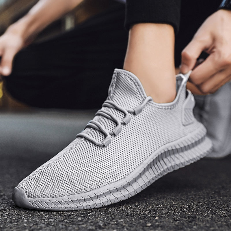 Ortopédiai férfi sneaker párnázással és tartást támogató funkcióval – Arvon