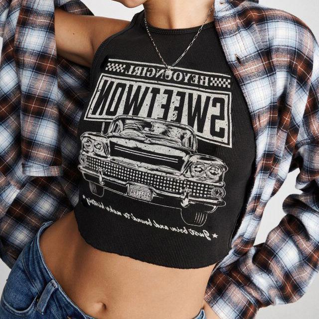 Trendi női crop-top autós nyomattal és kerek nyakkivágással – Maila