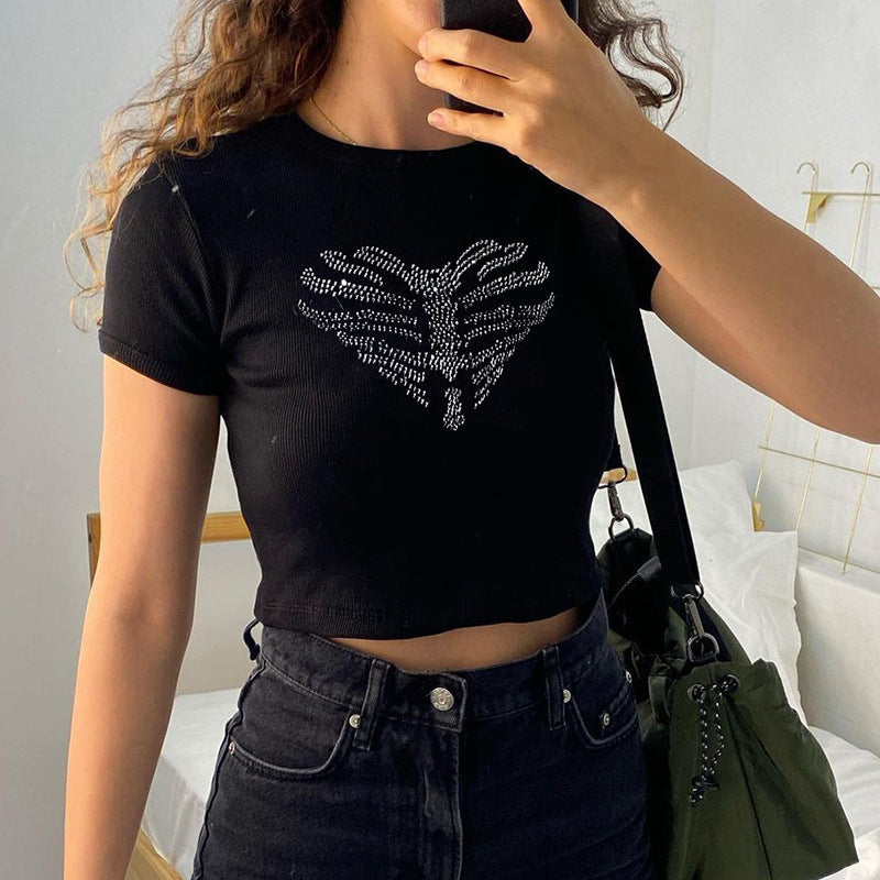 Trendi női crop top strasszkő koponyamintával – Yara