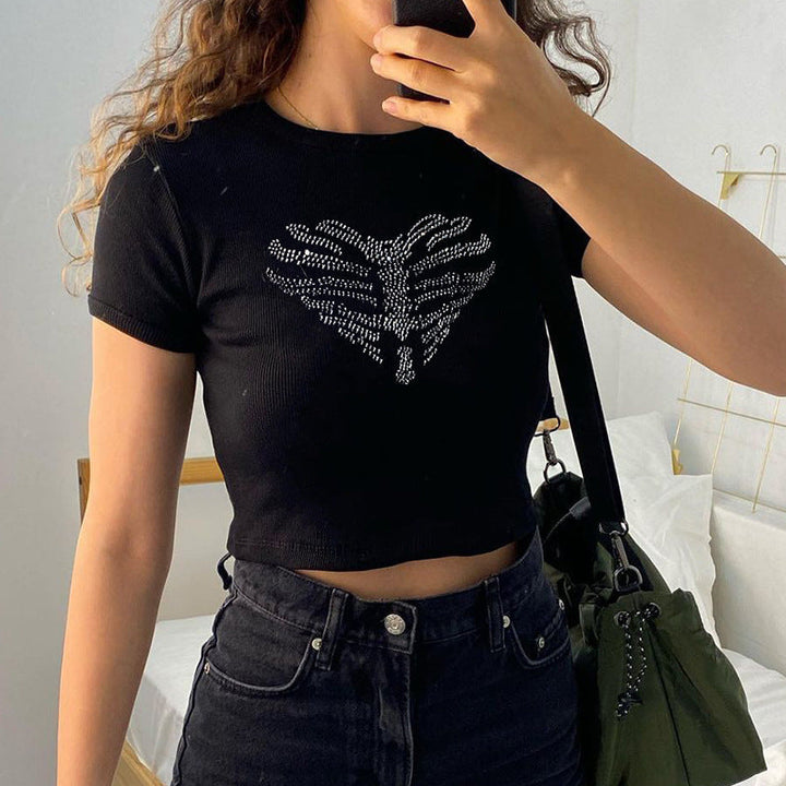 Trendi női crop top strasszkő koponyamintával – Yara