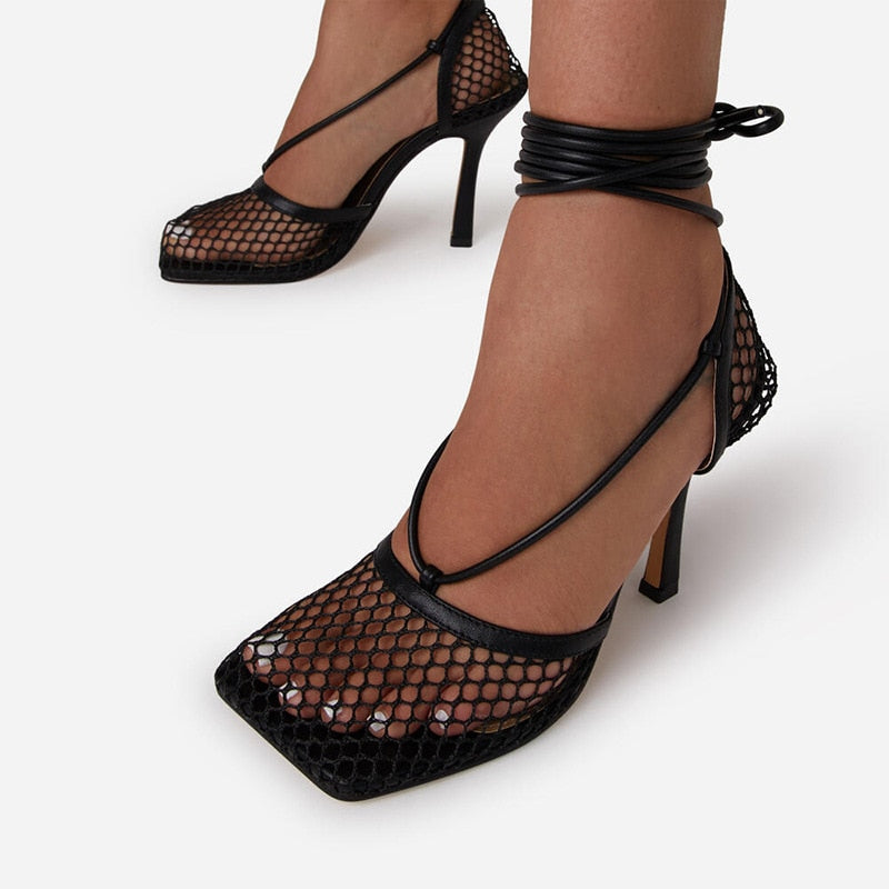 Pumps csúcsos megjelenéssel – Céleste