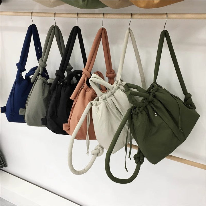 Egyedi Puffer Kézitáska Trendy Térfogattal - Riva