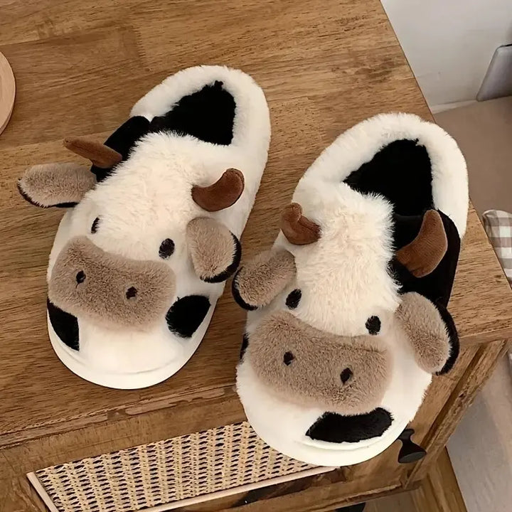 Plüss házi cipők tehén mintával – PlushCow