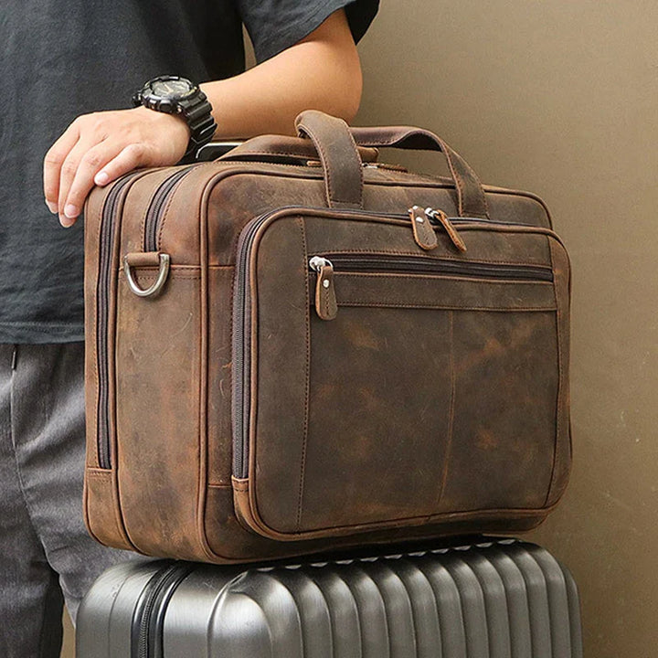 Nagy, eredeti, Crazy Horse bőrből készült laptop aktatáska, 17 hüvelyk