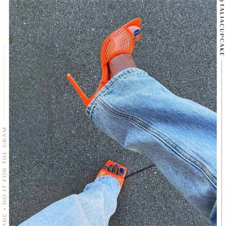 Pumps csúcsos megjelenéssel – Céleste