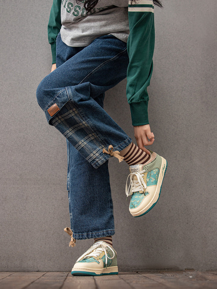 Stílusos unisex művész sneakers mandulavirág mintával – Arta