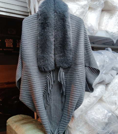 Louise Női Műszőrme Kabát – Luxus szőrmegallér | Egy Méret