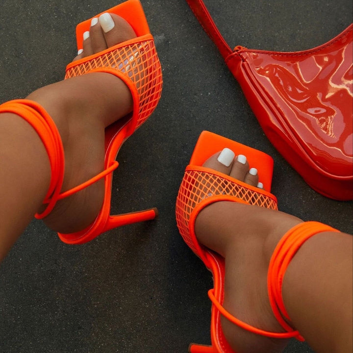 Pumps csúcsos megjelenéssel – Céleste