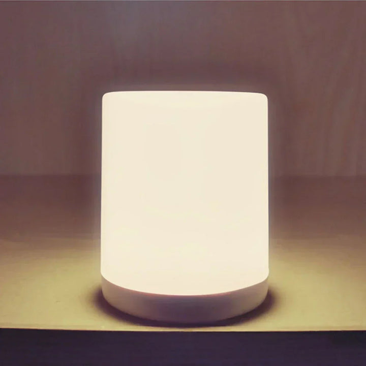 Dimmelhető LED Asztali Lámpa USB Porttal - GlowEase