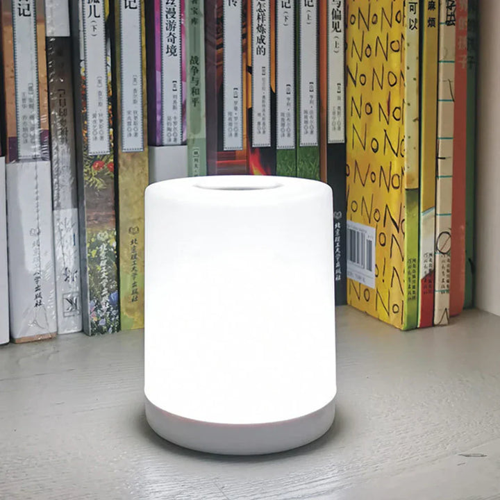 Dimmelhető LED Asztali Lámpa USB Porttal - GlowEase