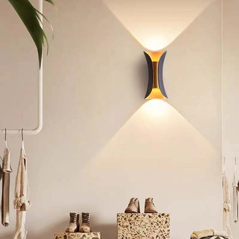 Modern LED Külső Fali Lámpa - LumiEdge
