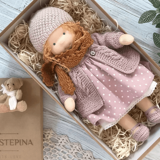 Kézzel készült Waldorf Plüss Figura - Poppi