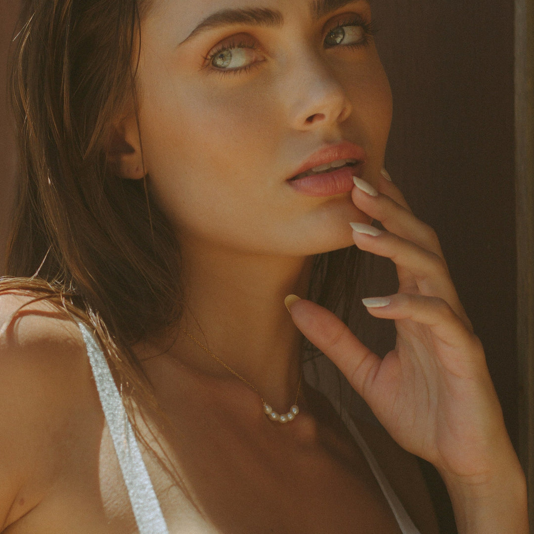 Szép nyaklánc édesvízi gyöngyökkel - Celina