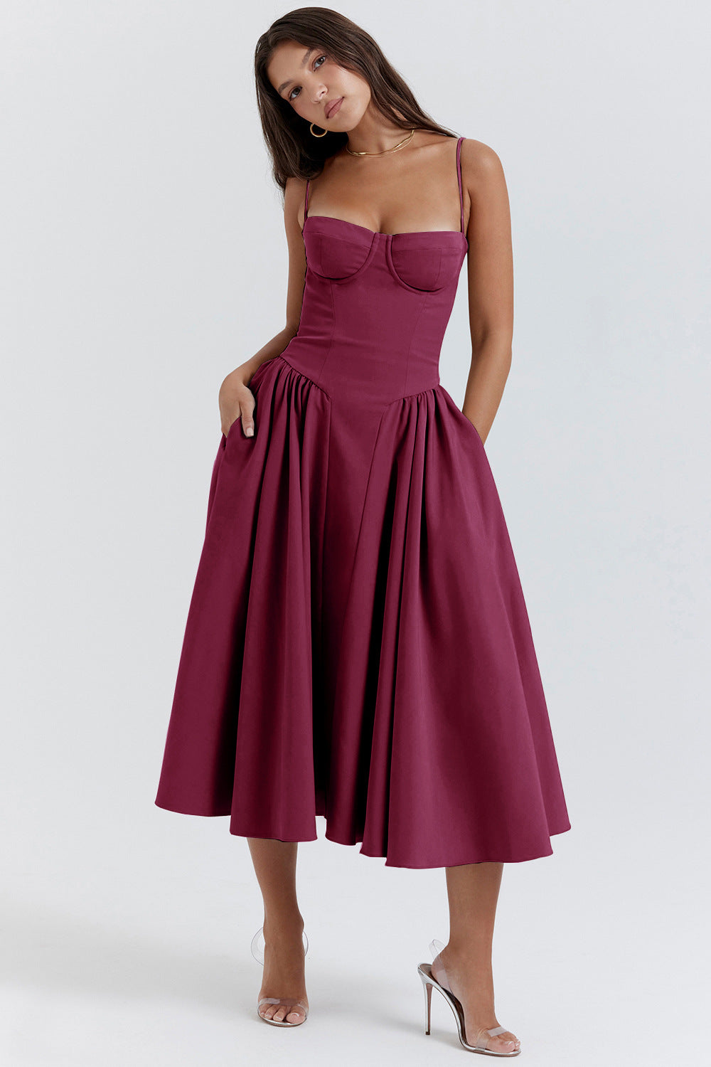 Elegáns midi estélyi ruha plisszé szegéllyel – Amara