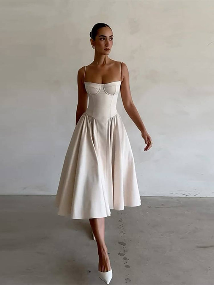 Elegáns midi estélyi ruha plisszé szegéllyel – Amara