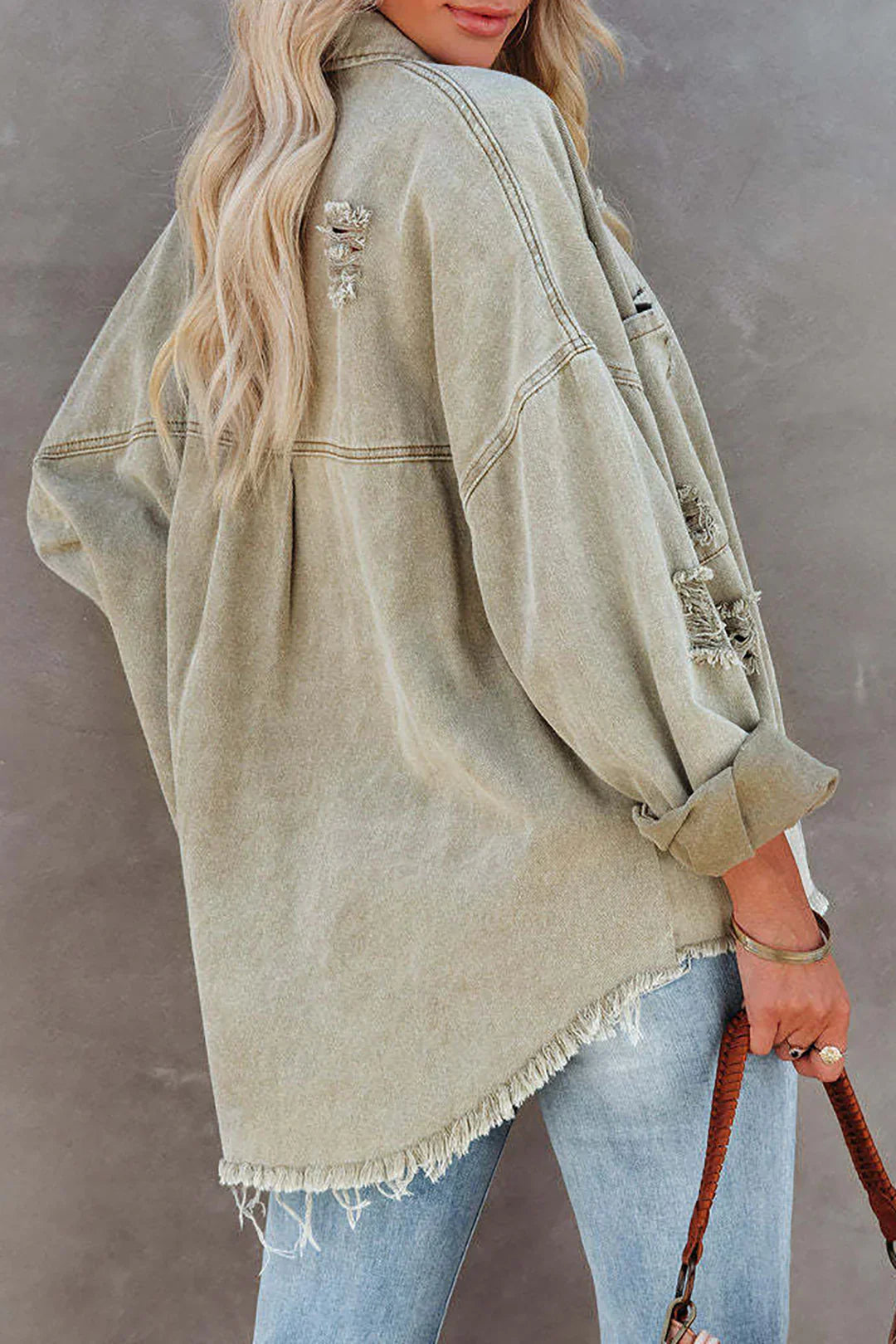 Denimdzseki karakterrel – Leona