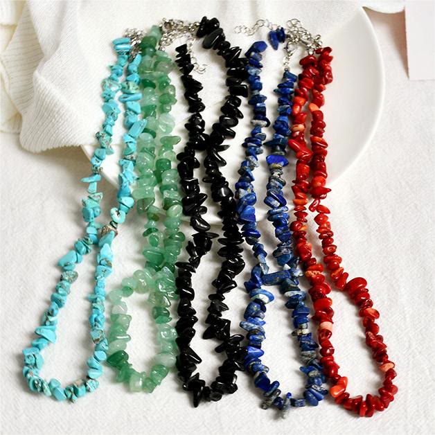 Stílusosan formázott, polírozott kristály nyaklánc - Lina