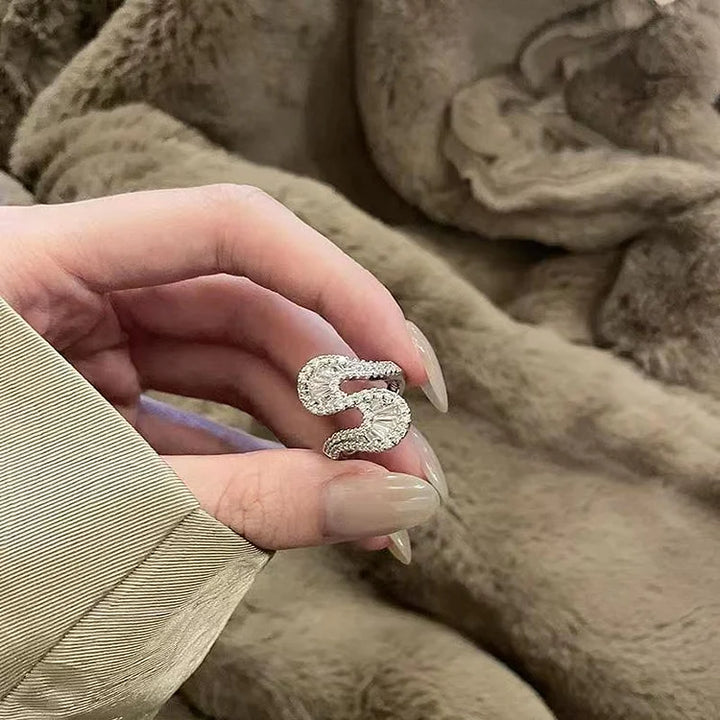 S-alakú ezüst cirkónia gyűrű - Seraphine