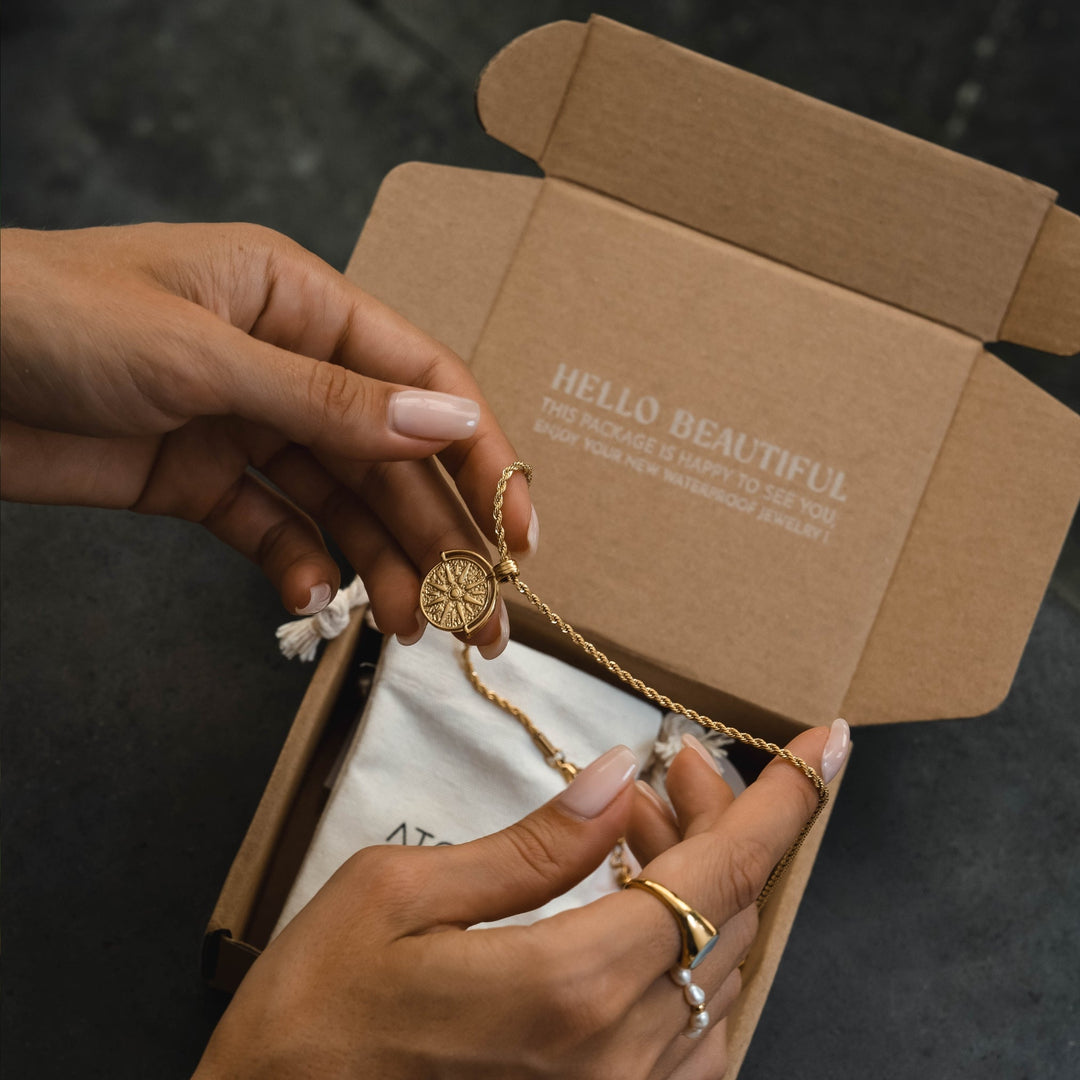 Stílusos Napernyezet Nyaklánc - Aurora