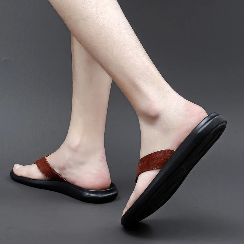 Kényelmes és stílusos férfi kültéri nyári papucs – Leano