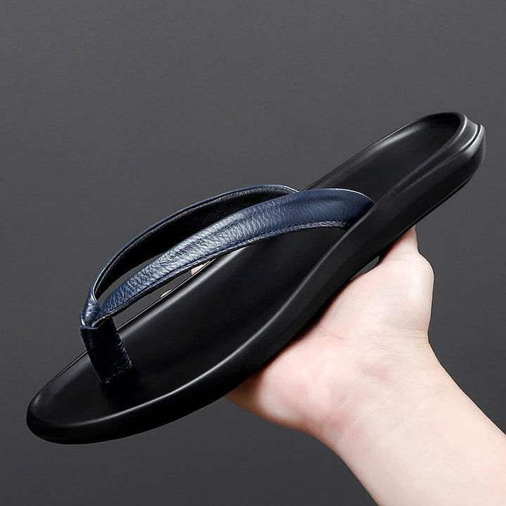 Csúszásmentes és stílusos férfi bőrpapucs a nyárra – Dario