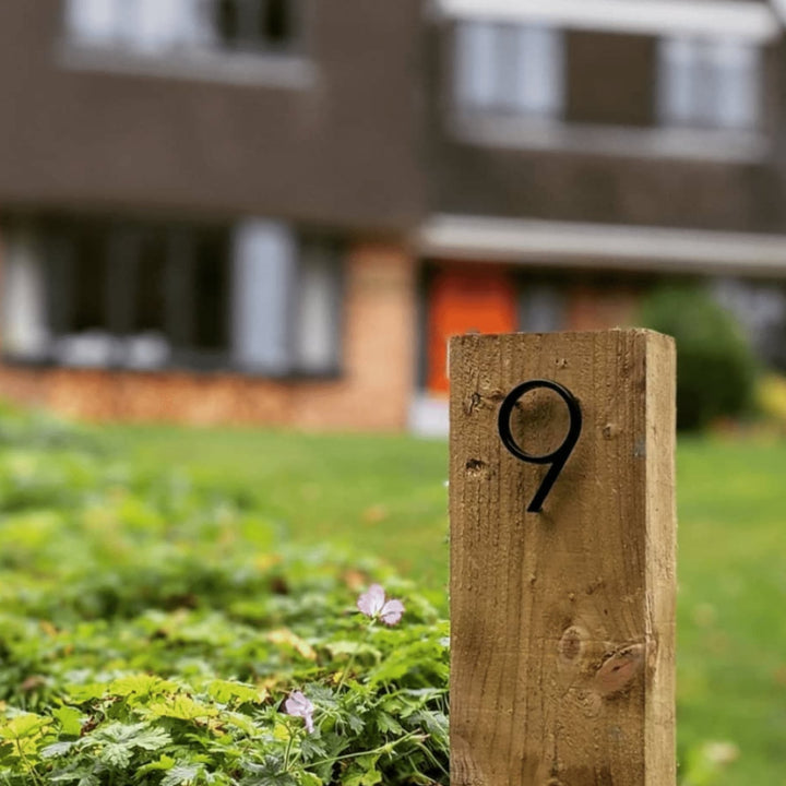 Moderne Fekete Háznumbers Floating Design – Numbré