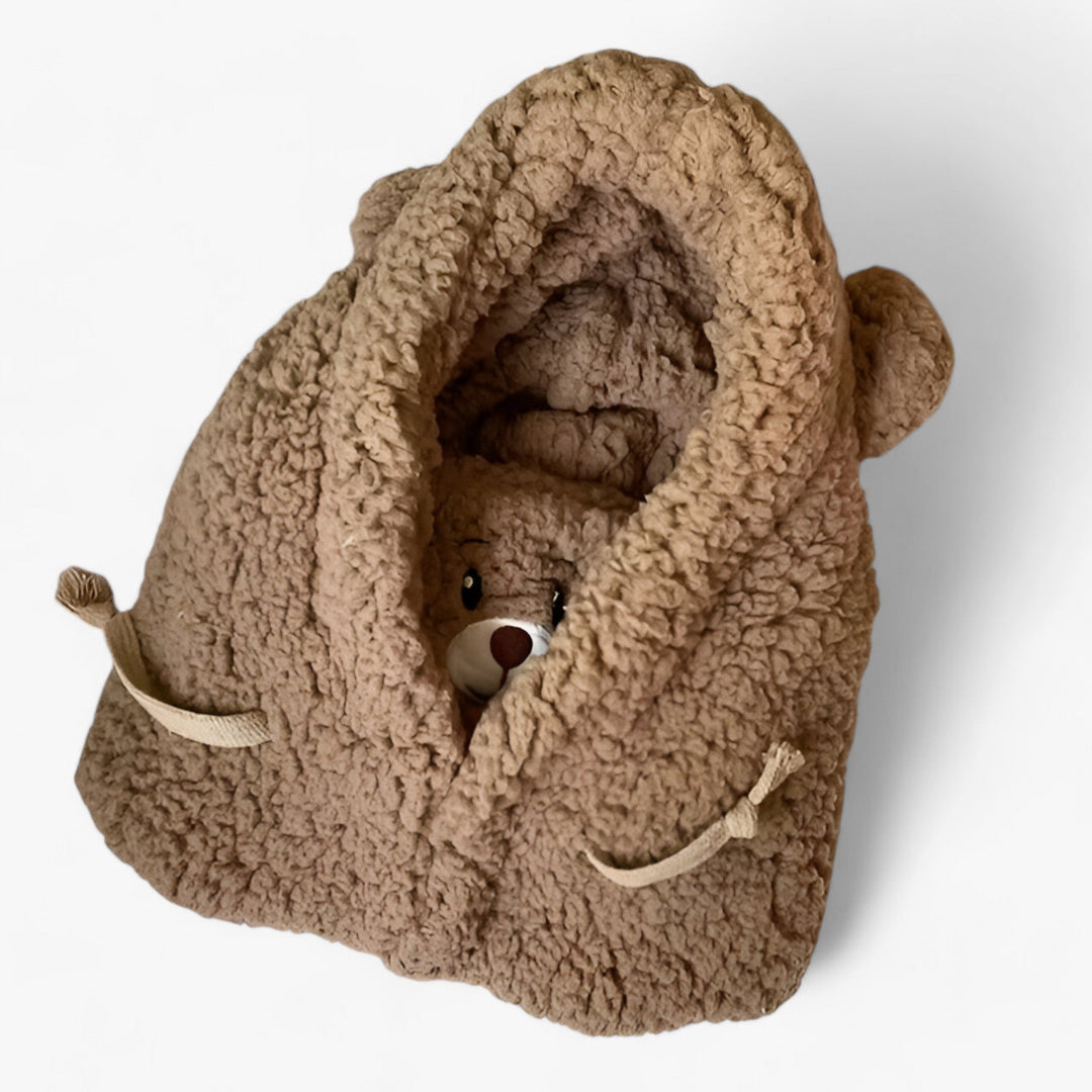 Cartoon Berenmuts fülekkel és arcvédővel - Winnie