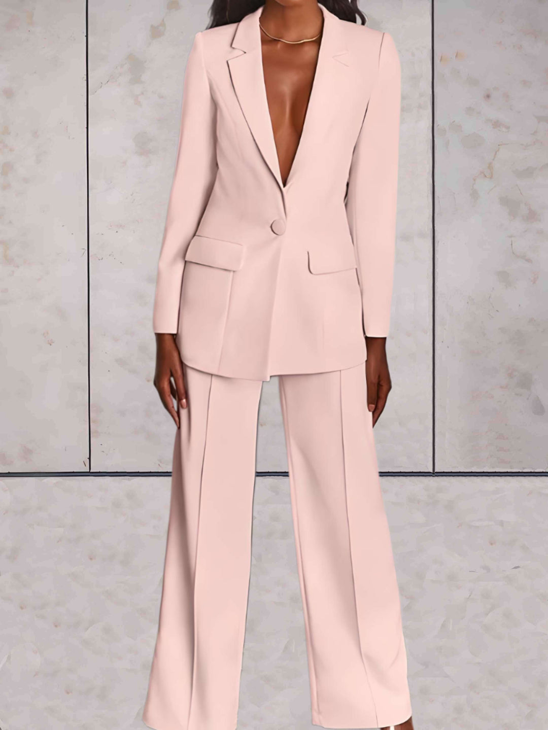 Női üzleti kétrészes öltöny blézerrel és bőszárú nadrággal – Emilia