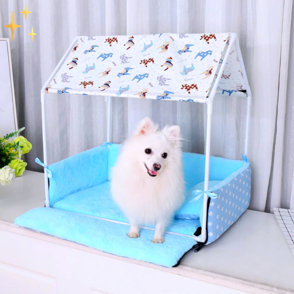 Fedett fleece alvóhely tetővel és párnával