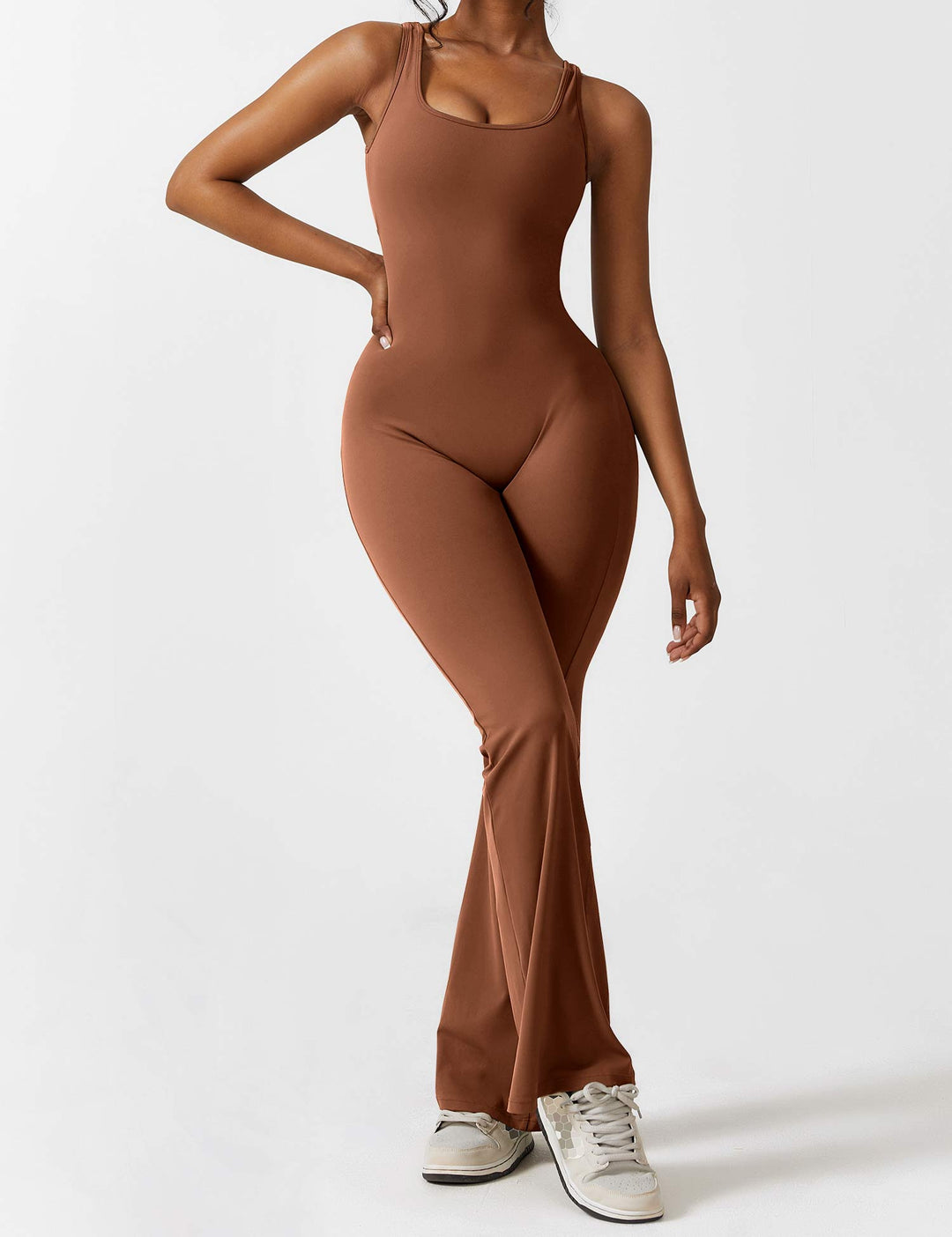 Vissza nélküli jumpsuit, széles szárú nadrággal – Liv