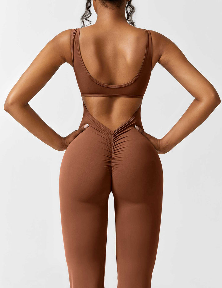 Vissza nélküli jumpsuit, széles szárú nadrággal – Liv