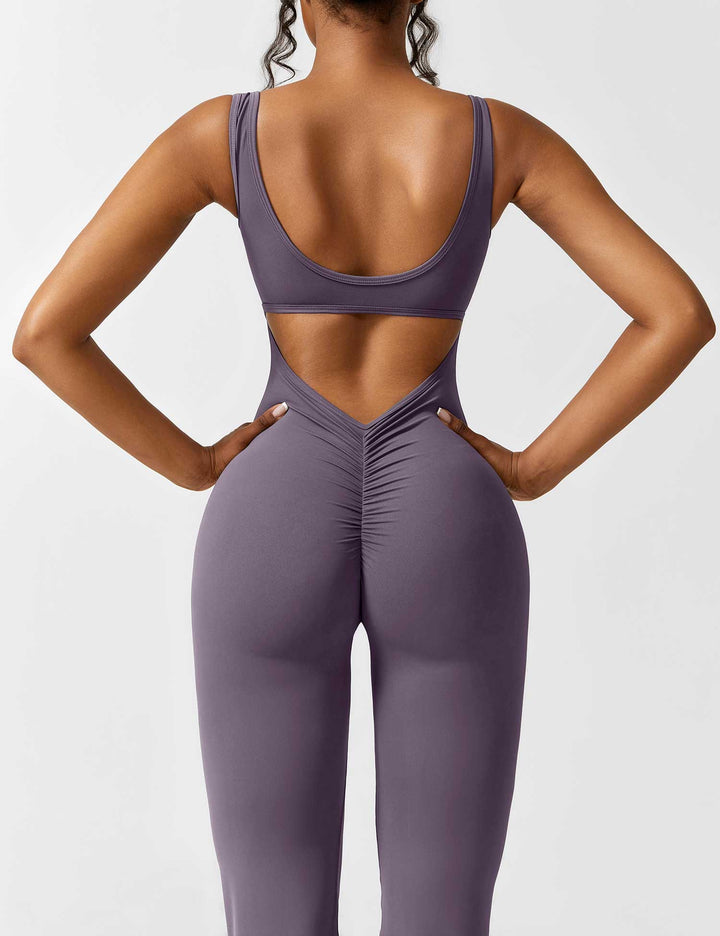 Vissza nélküli jumpsuit, széles szárú nadrággal – Liv