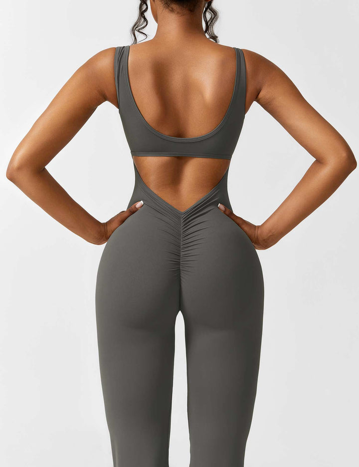 Vissza nélküli jumpsuit, széles szárú nadrággal – Liv