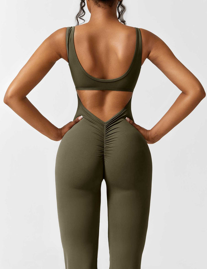 Vissza nélküli jumpsuit, széles szárú nadrággal – Liv